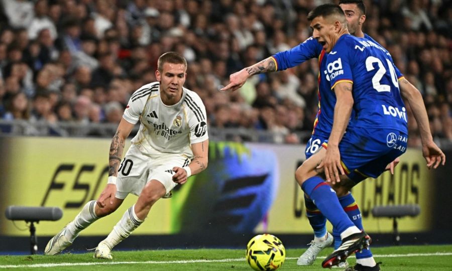 Franco Mastantuono jugando para Real Madrid