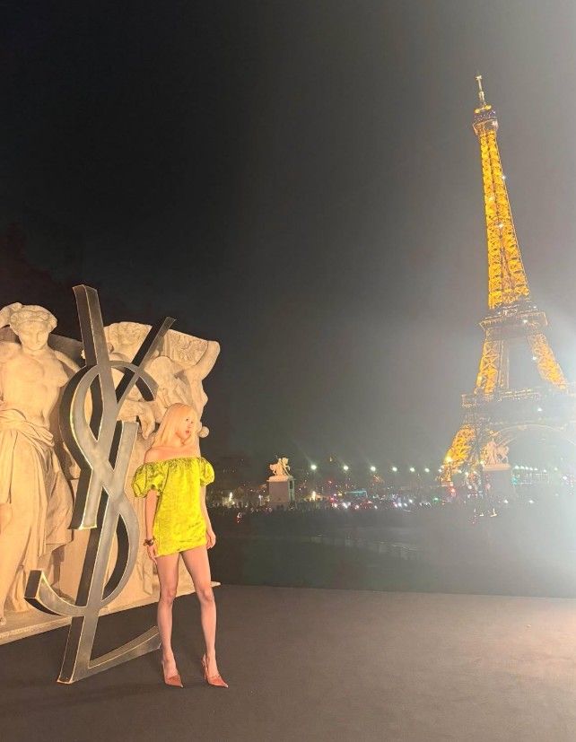 Rosé en el desfile de SAINT LAURENT 2026 