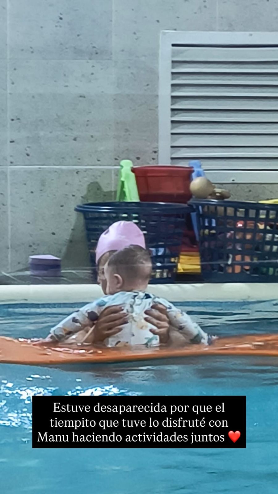 Alejandra Maglietti junto a su hijo Manu