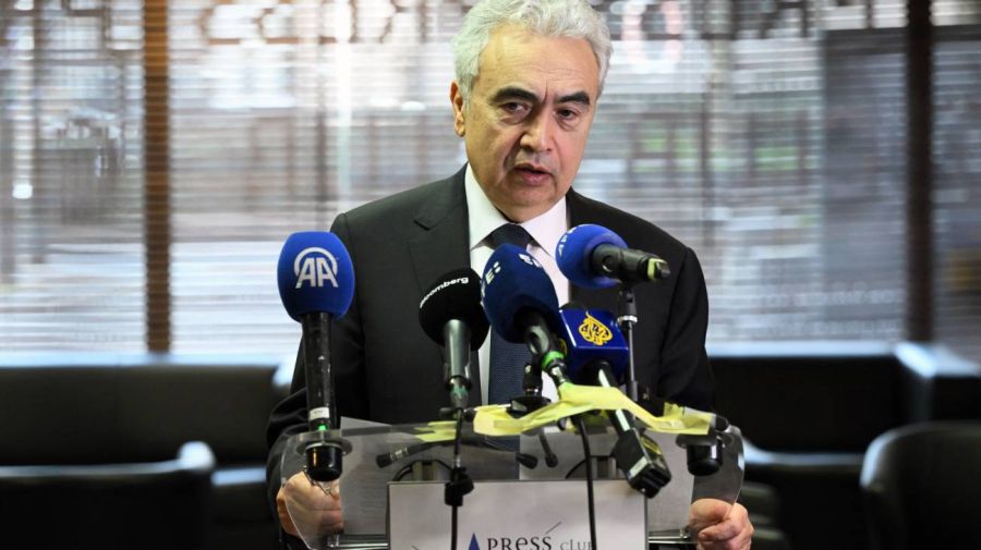 Fatih Birol, ofrece una conferencia de prensa en Bruselas 06032026