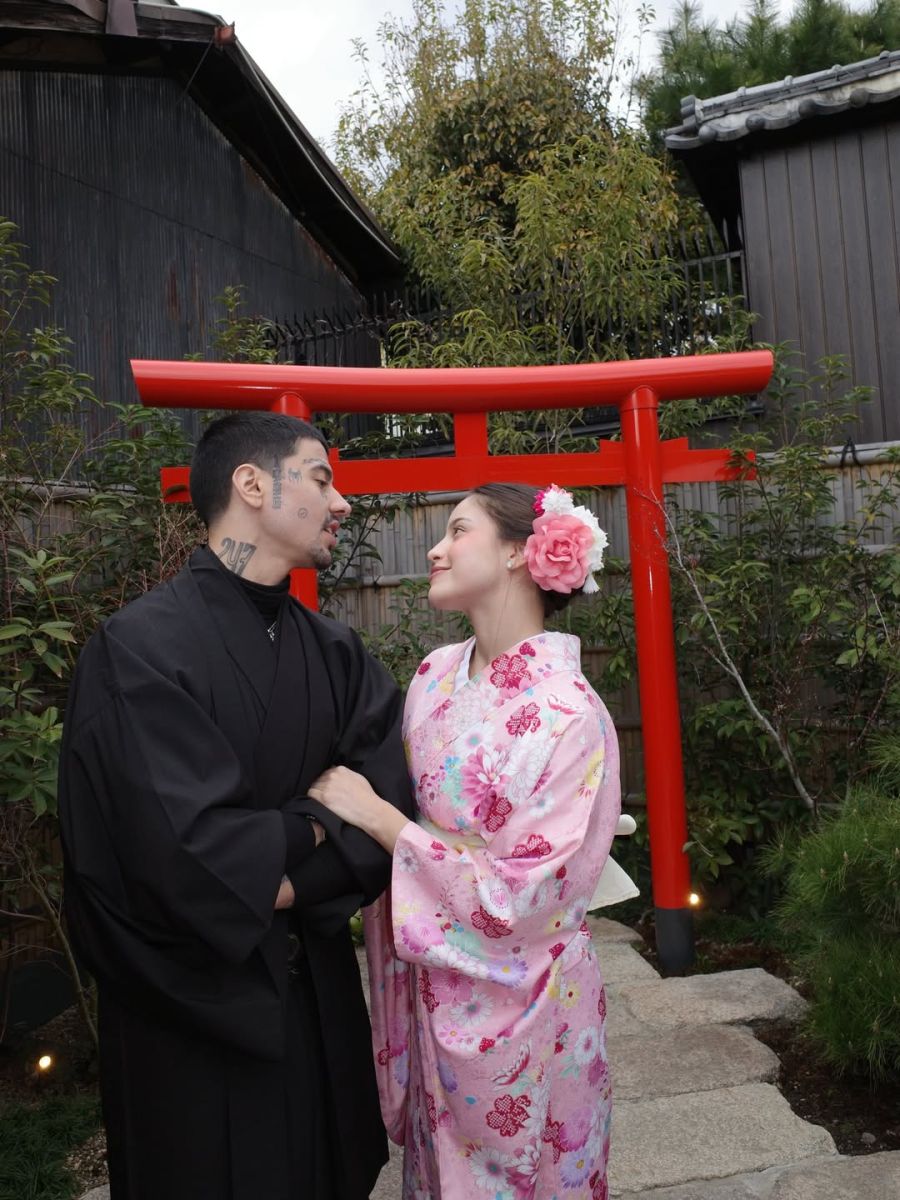 Las vacaciones de Duki y Emilia Mernes en Japón