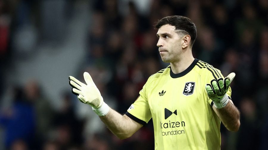 Dibu Martínez en Lille