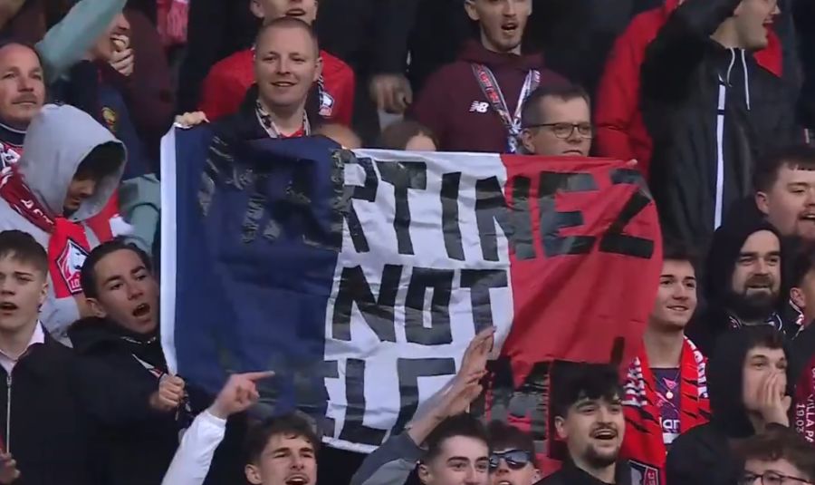 Dibu Martínez insultado en Francia