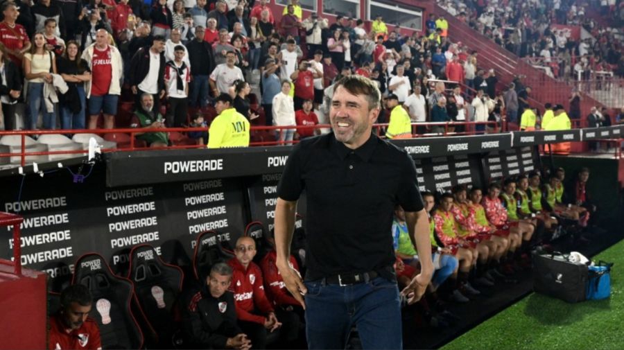 Eduardo Coudet dirigiendo a River Plate