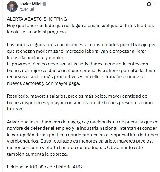 Milei elogió un robot del Abasto Shopping y encendió otra polémica en redes.
