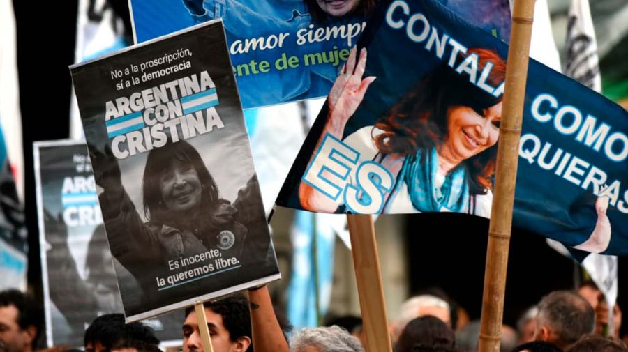 Cristina Fernández de Kirchner rumbo a Comodoro Py 17032026