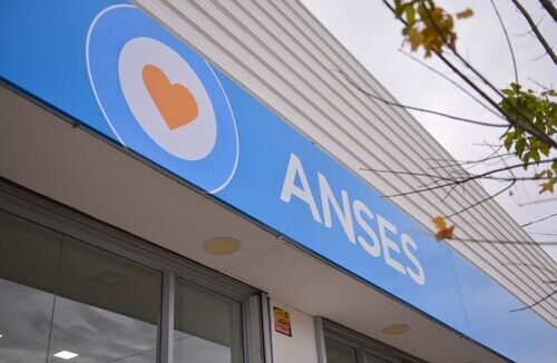 Analizan lanzar nuevos créditos de ANSES.