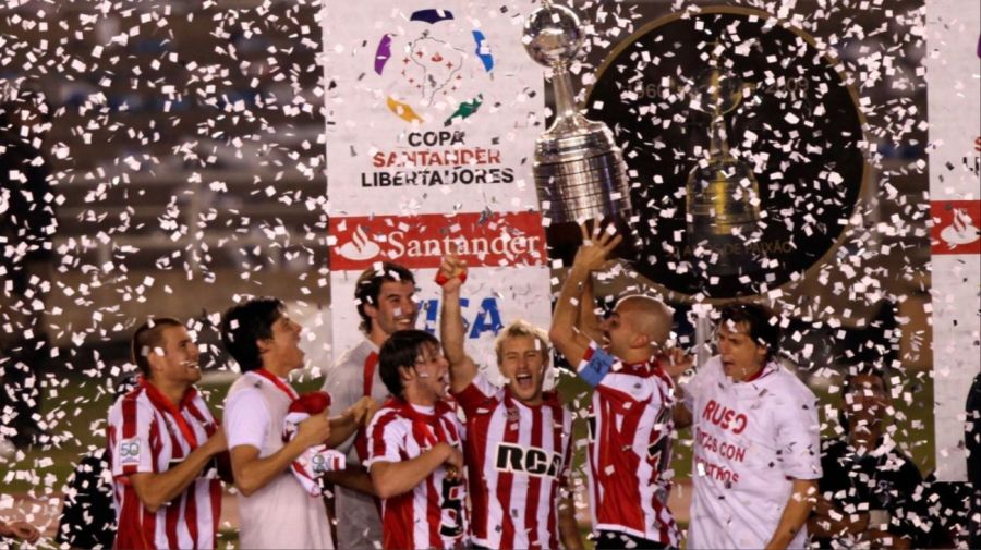 La reconstrucción de Estudiantes de La Plata: del título de 2006 a la gloria continental de 2009