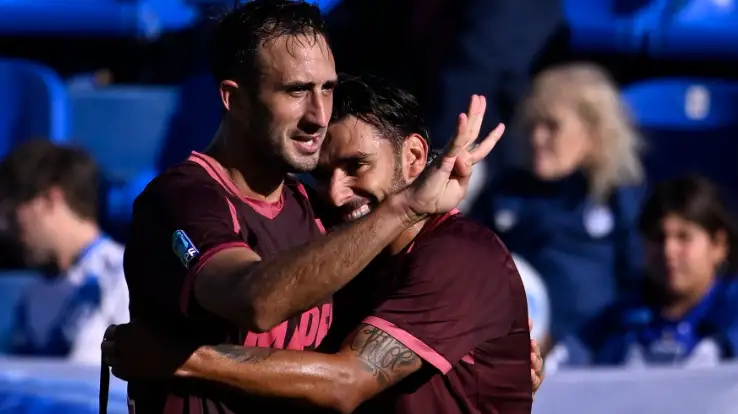 'Cali' Izquierdoz, siempre una garantía en el fondo de Lanús. (Captura TV)