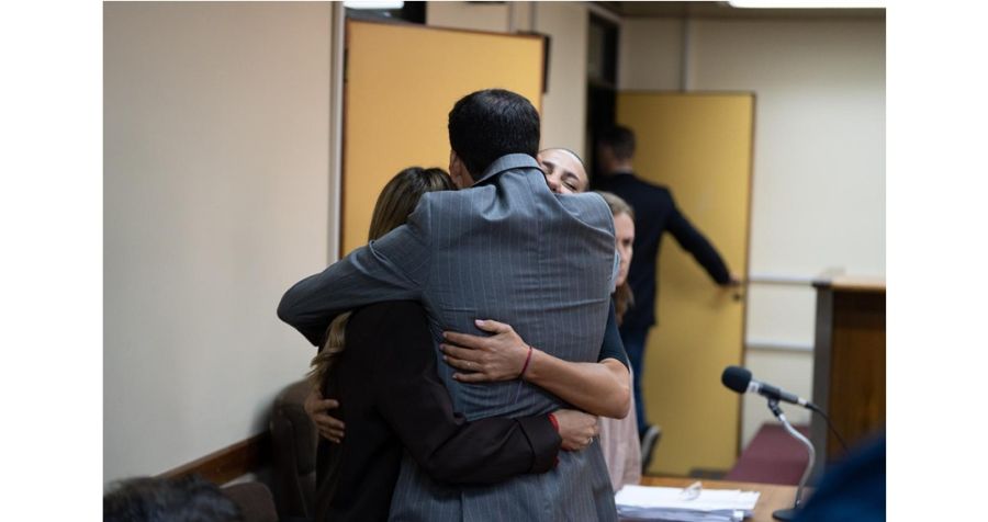 Emily Ceco con Roberto Castillo y Cinthia Fernández