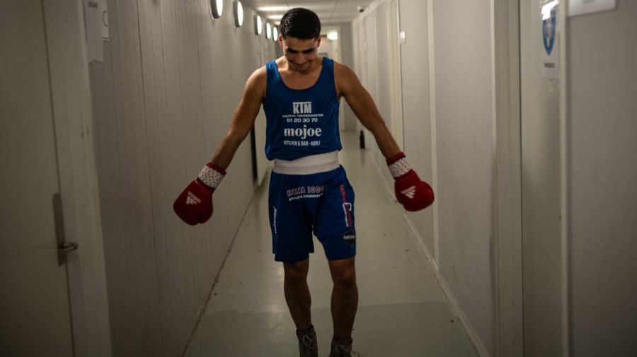 Los adolescentes de Groenlandia se aferran a la vida en un ring de boxeo