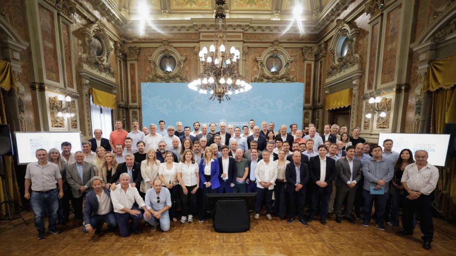 Axel Kicillof en reunión con intendentes 20260326
