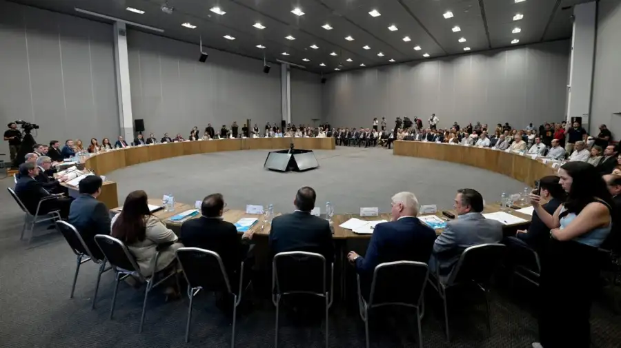 Elías Suárez, gobernador de Santiago del Estero, lanzó el Consejo Económico y Social y cuestionó al Gobierno nacional