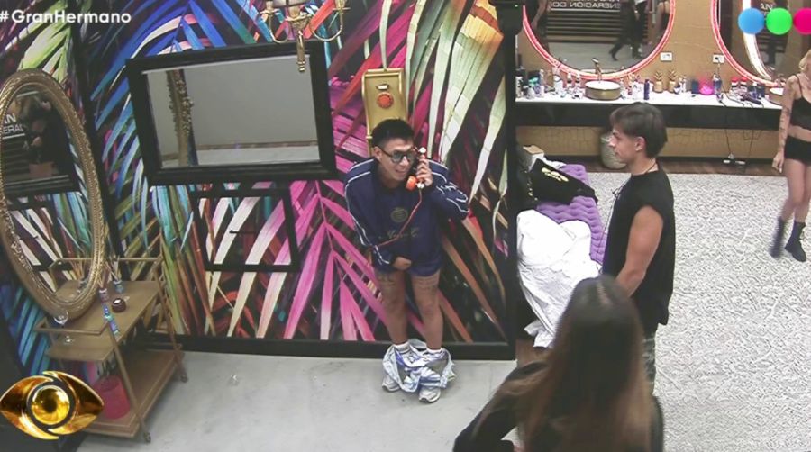 Brian Sarmiento desnudo