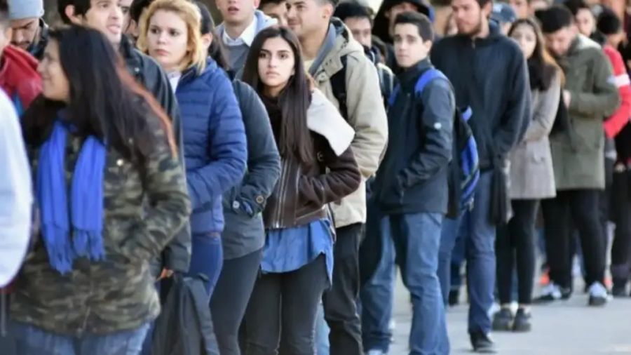 La reforma laboral del gobierno de Javier Milei asegura que aumentará el empleo formal