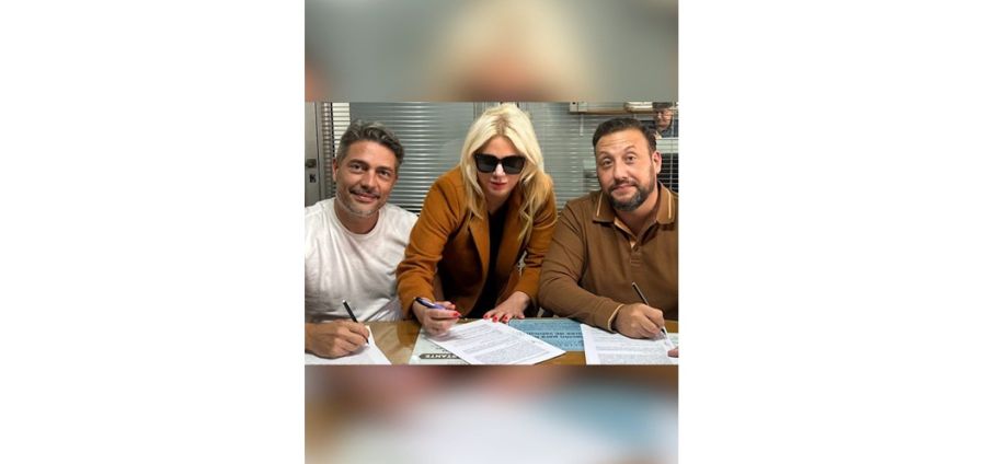 Esmeralda Mitre junto a sus socios