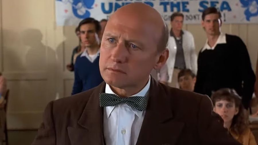 James Tolkan como el director Sr. Strickland en Back to the Future