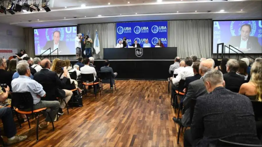Doctorado Honoris Causa en uba económicas a Carlos Heller