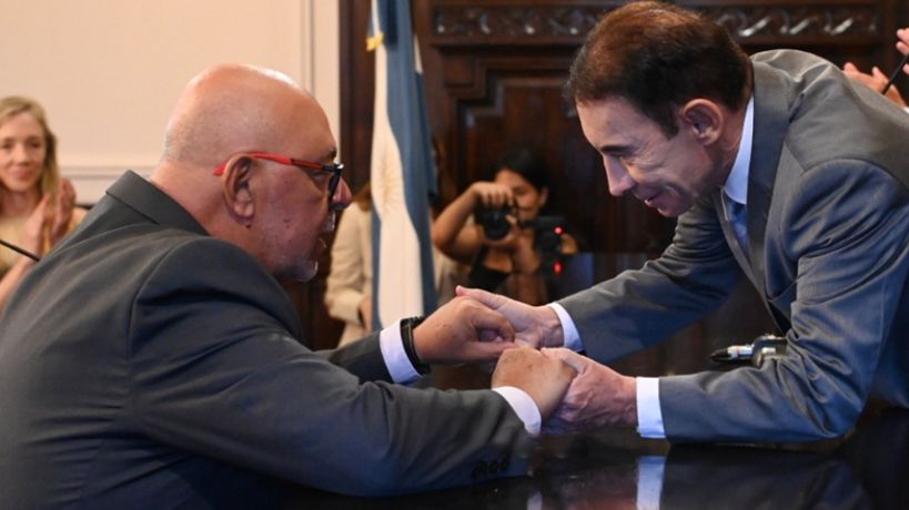 Lescano junto a Sesin