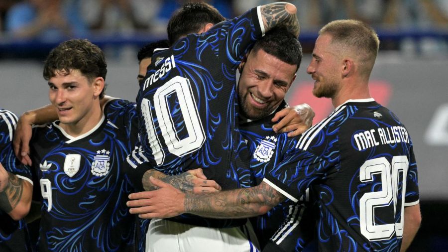 Lionel Messi y Nicolás Otamendi