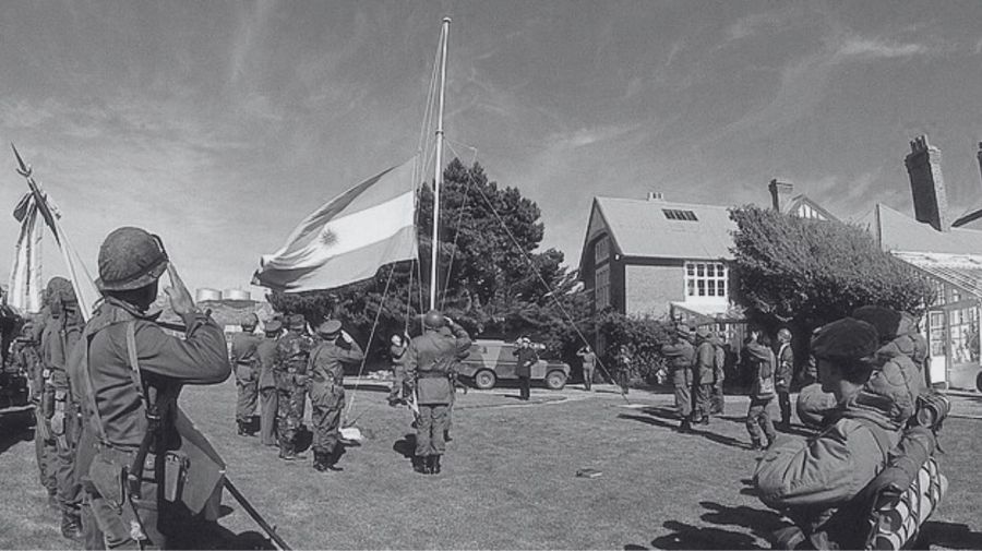 Sir Rex Hunt, gobernador de las Islas Falkland durante la Guerra de las Malvinas en 1982