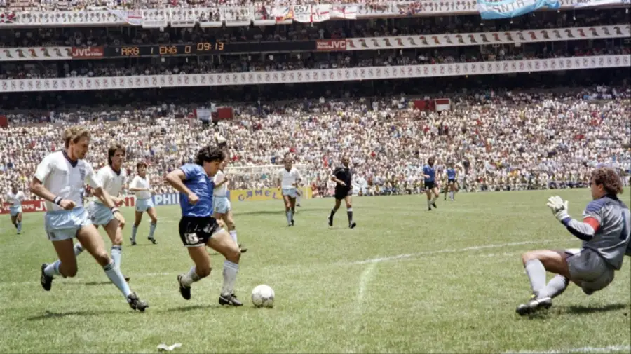 El simbolismo de los dos goles de Maradona ante Inglaterra