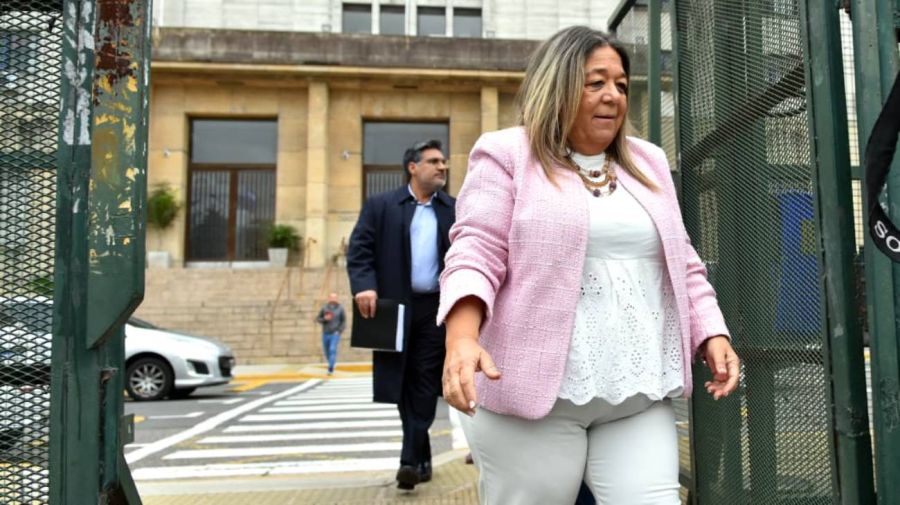 Adriana Mónica Nechevenko, escribana de Adorni declarando en Comodoro Py 08042026