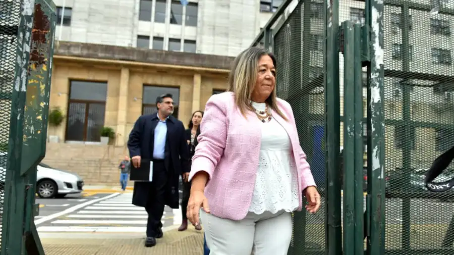 Adriana Mónica Nechevenko, escribana de Adorni declarando en Comodoro Py 08042026