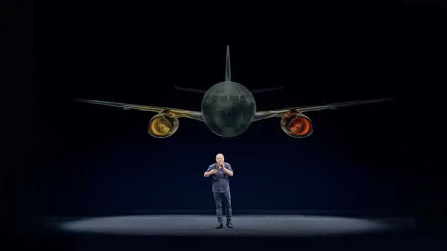 Enrique Pineyro stand up