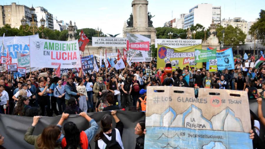 Marcha por ley de glaciares 20260408