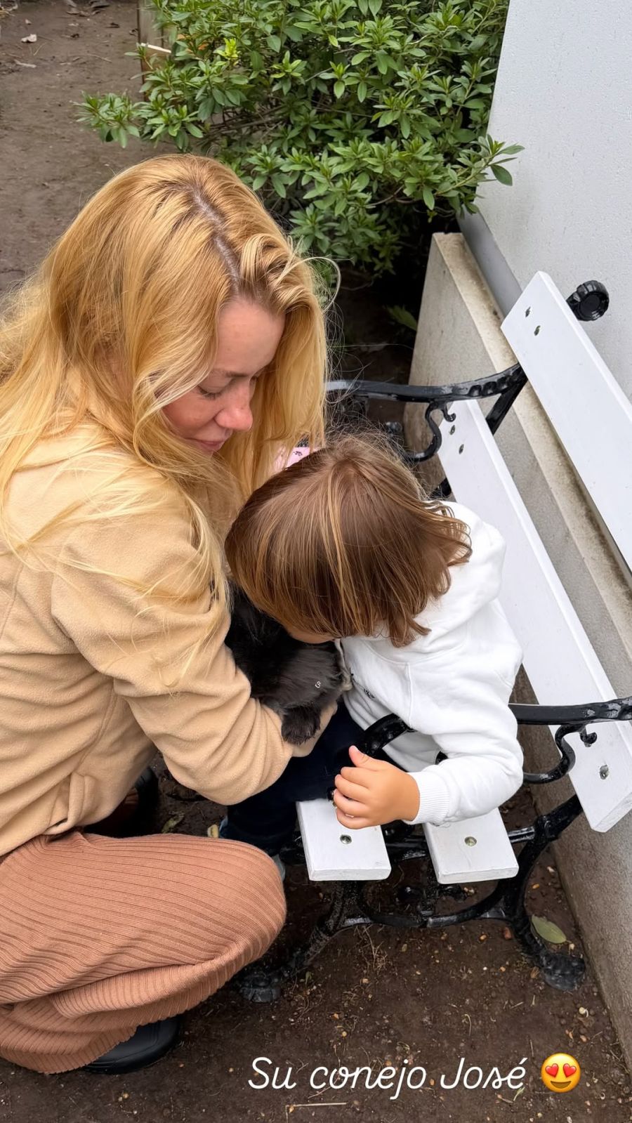 Nicole Neumann, Cruz Urcera