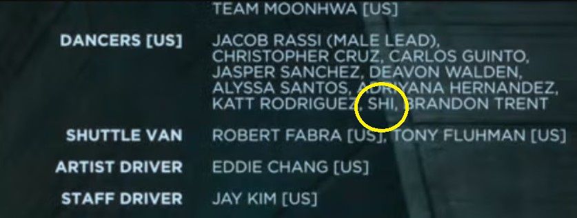 Shiloh Jolie en el video de Dayoung creditos