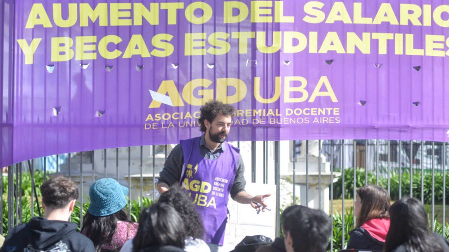Docentes de la UBA trasladan sus aulas a Plaza de Mayo 20260409