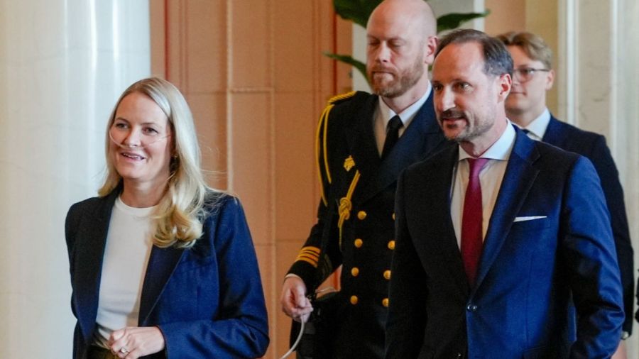 Reapareció Mette-Marit usando oxígeno y generó preocución por el deterioro de su salud