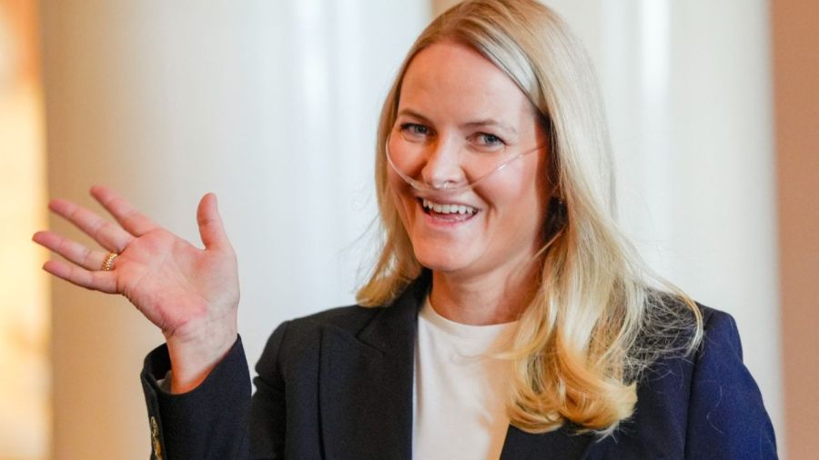 Reapareció Mette-Marit usando oxígeno y generó preocución por el deterioro de su salud