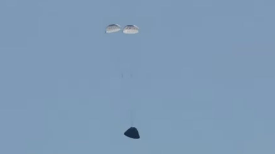 Artemis: la nave Orión regreso a la Tierra cerrando un histórico sobrevuelo de la Luna, tras medio siglo de la última misión de la NASA.