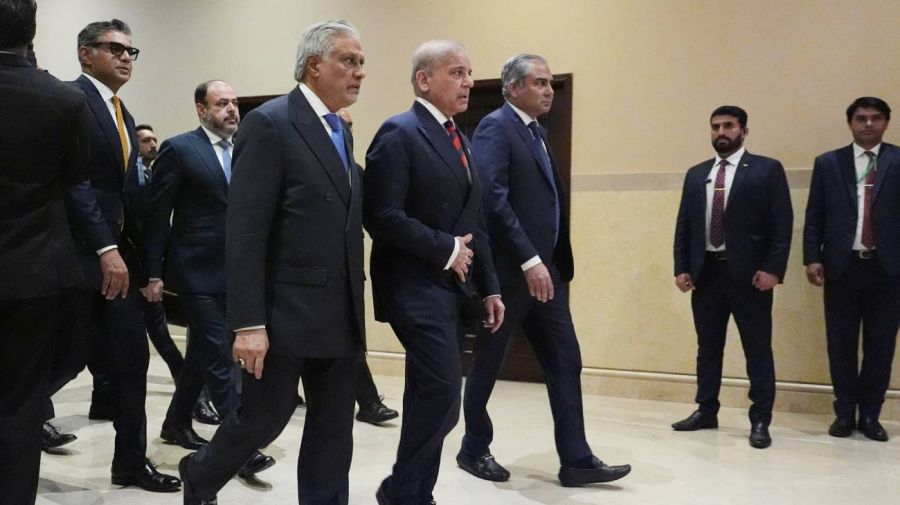 J. D. Vance en la reunión con la comitiva de Irán, en Islamabad, capital de Pakistán 11042026