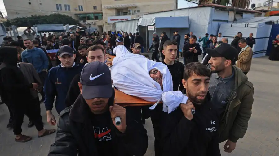 Siete personas murieron víctimas de unos ataques israelíes en el centro de la Franja de Gaza 11042026