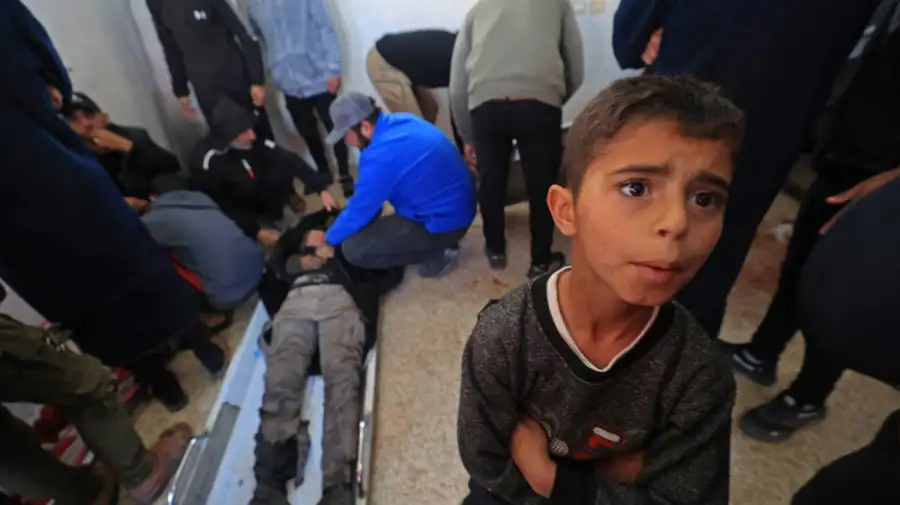 Siete personas murieron víctimas de unos ataques israelíes en el centro de la Franja de Gaza 11042026