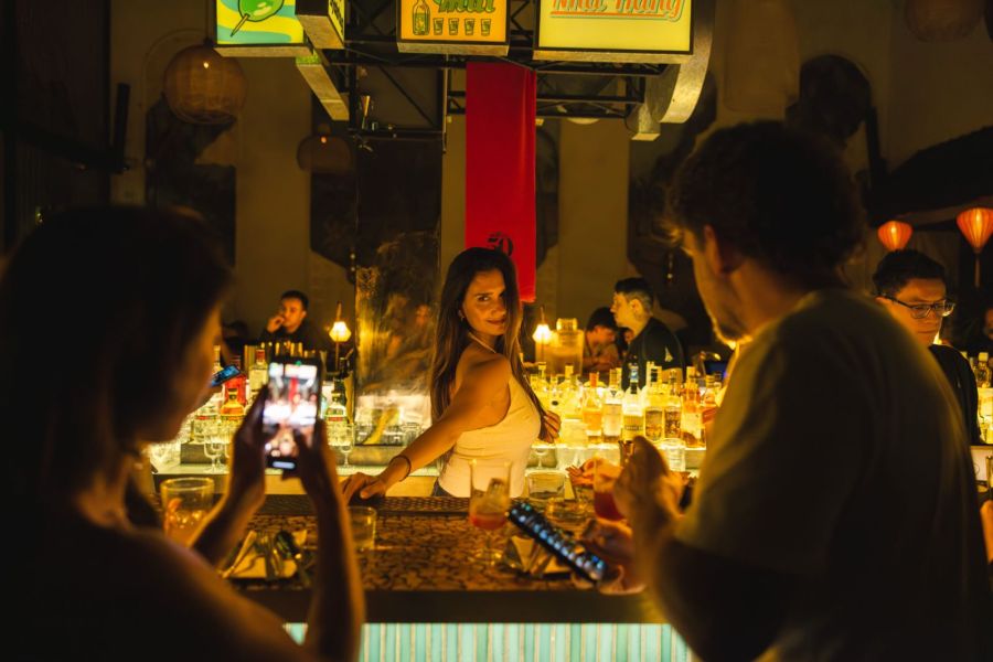 La especial noche como bartender de Momi Giardina / Créditos: Prensa CoChinChina