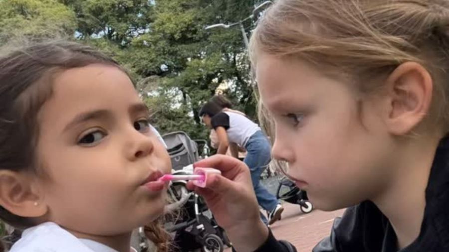 Anita García Moritán y Sarah Burlando
