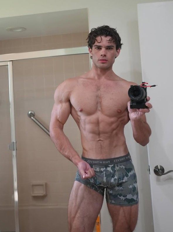 Braden Peters conocido como Clavicular