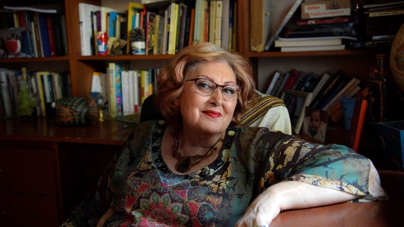 Cristina Loza vende sus libros para costear una millonaria cirugía