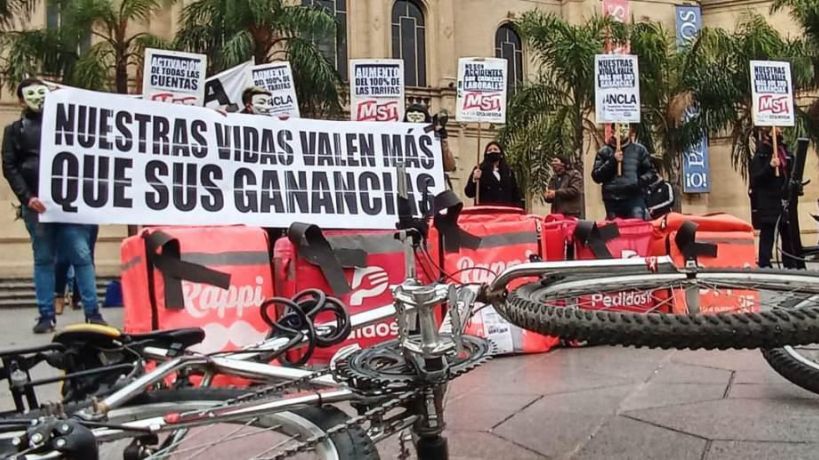 Sin delivery: paro y marcha de repartidores contra Pedidos Ya y Rappi en Córdoba