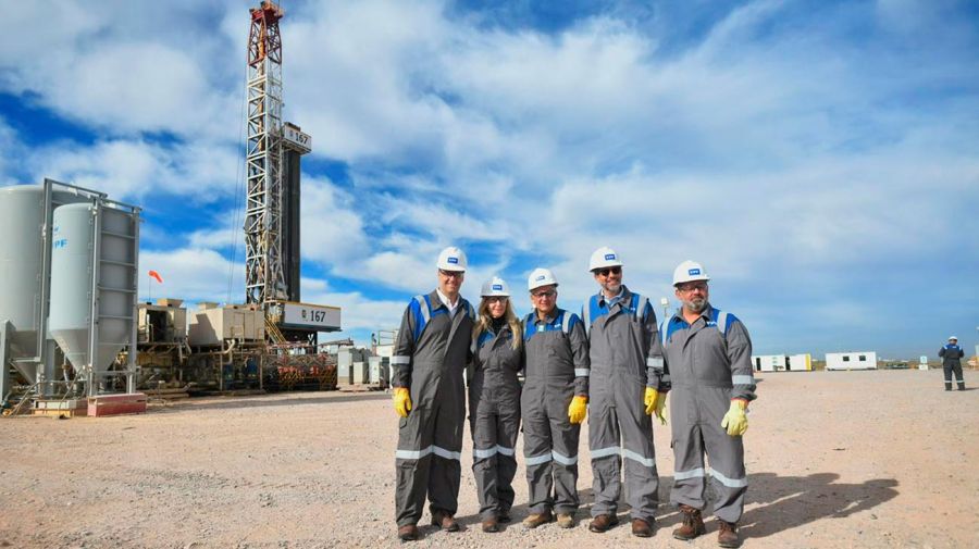 Karina Milei y Manuel Adorni visitan el Yacimiento YPF en Vaca Muerta 16042026