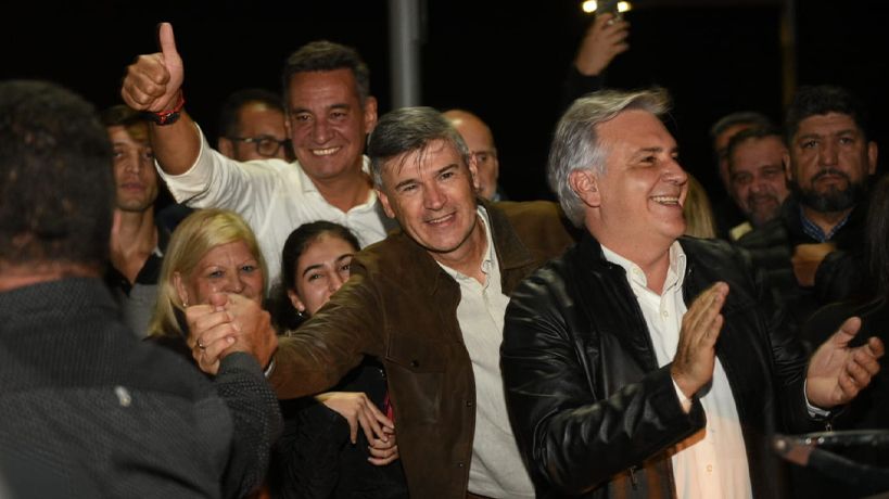 Llaryora junto a Passerini