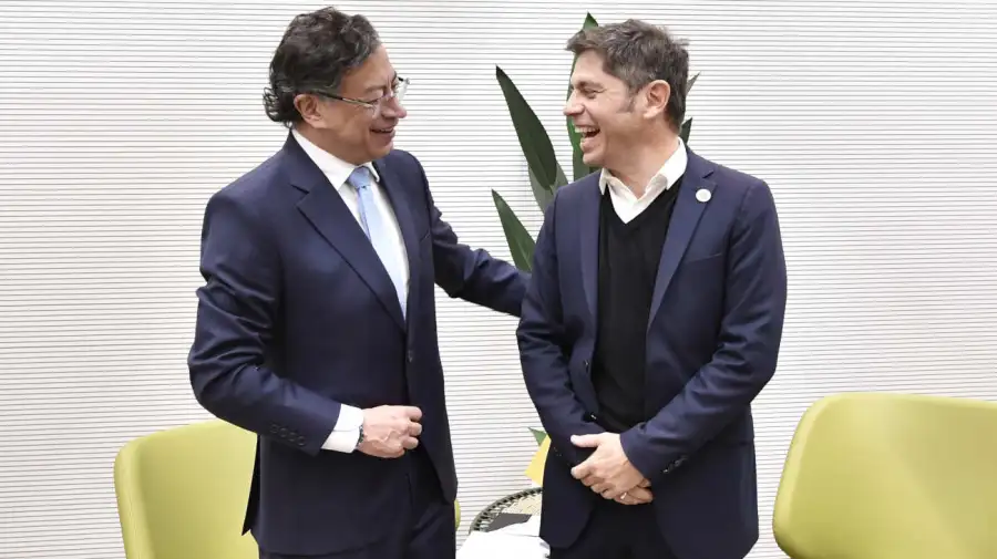 Axel Kicillof, compartimos un grato encuentro con Petro Gustavo en Barcelona 20260417