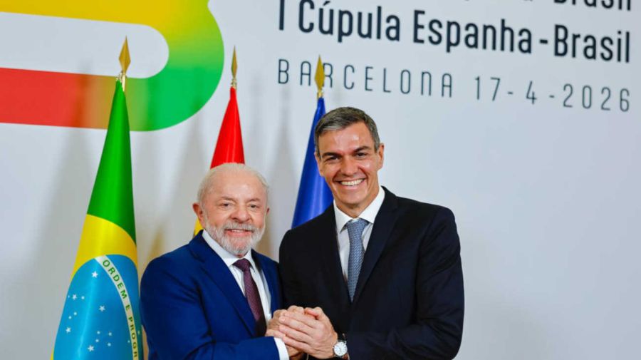 Lula y Pedro Sánchez en la Cumbre por la Paz y la Democracia, en Barcelona 20260417