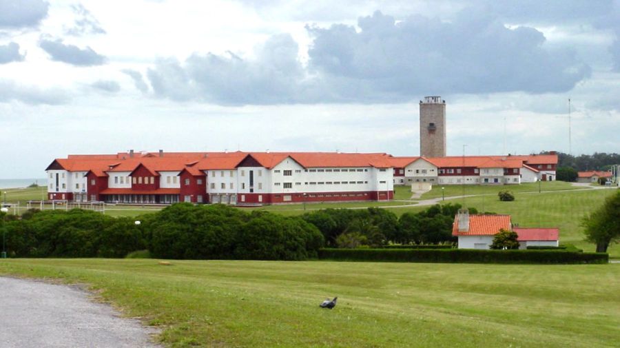 El Complejo Chapadmalal en conflicto judicial por el desalojo y la posible concesión a privados del histórico predio de turismo social