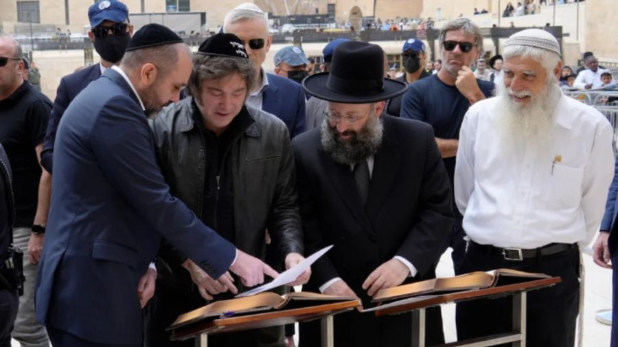 Javier Milei visitó en Muro de los Lamentos en Jerusalén 